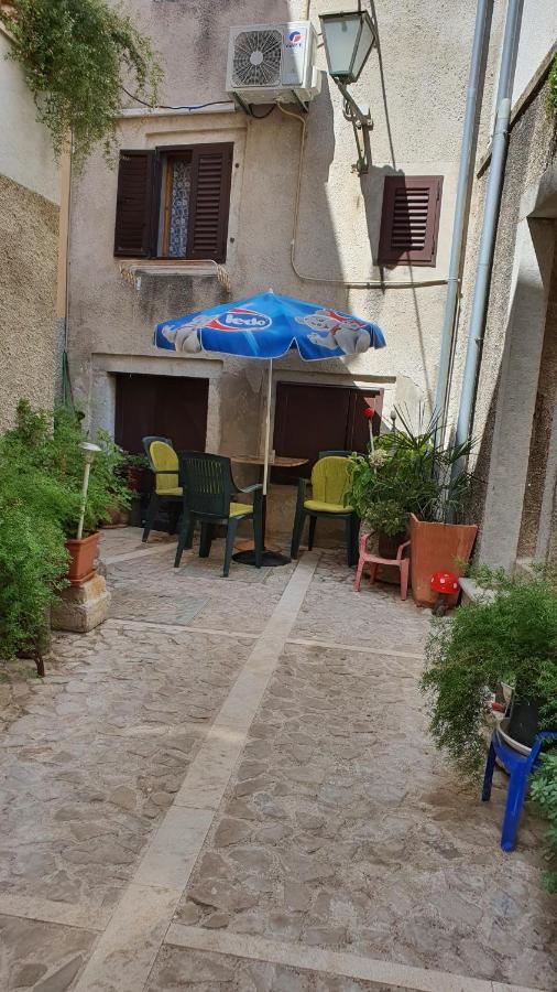 Franceska Apartmani Cres Exterior foto