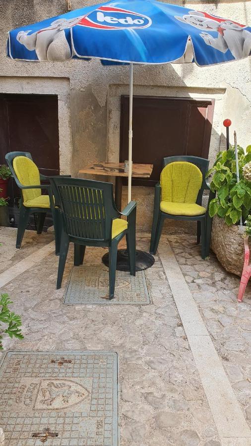 Franceska Apartmani Cres Exterior foto
