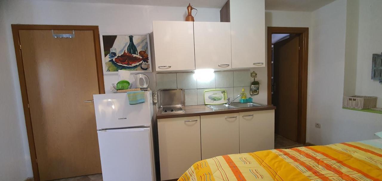 Franceska Apartmani Cres Exterior foto